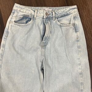 Zara High-Waisted Tapered Leg Denim TRF Mom Fit Jeans Light Blue Women's Size 6